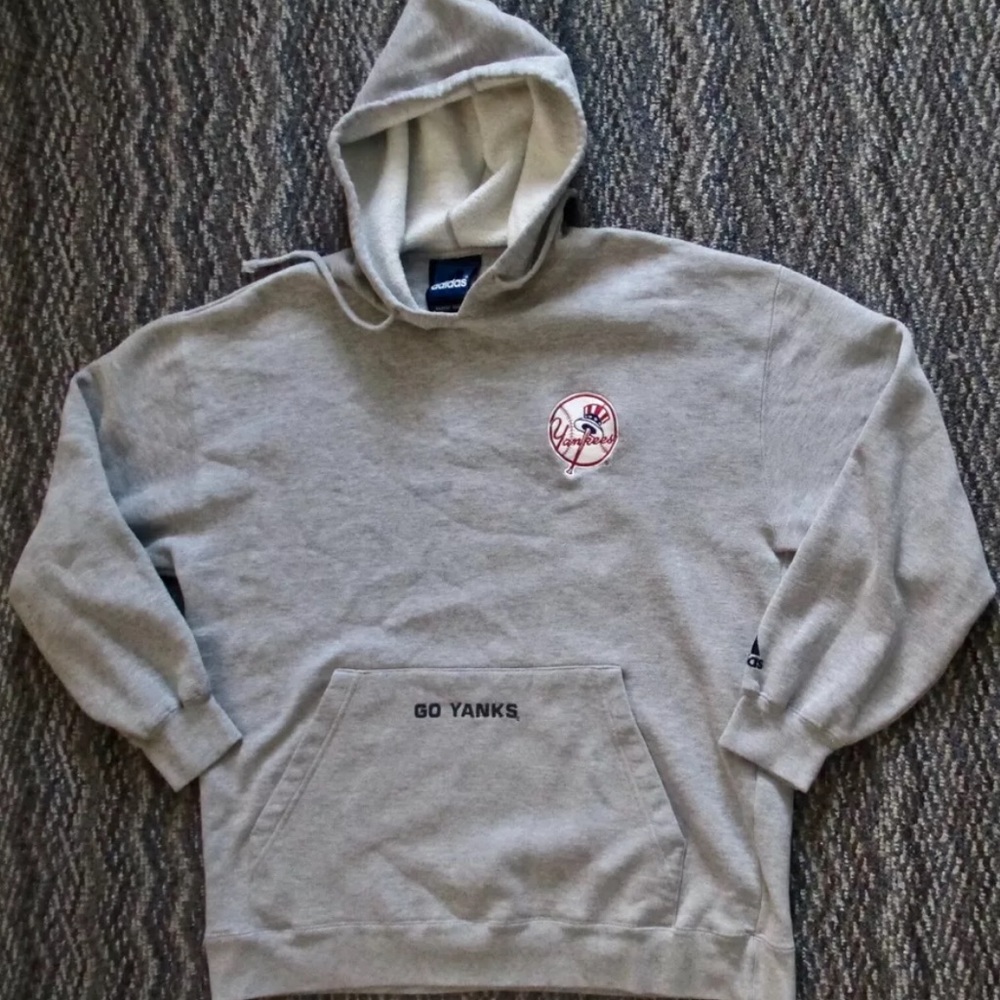 New York Yankees Sweatshirt Hoodie-Adidas Team Size M Embroidered graphics